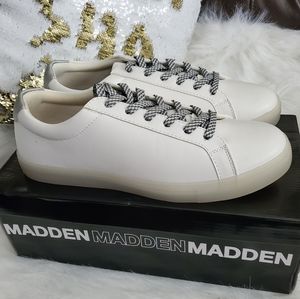 Steve Madden Sneakers